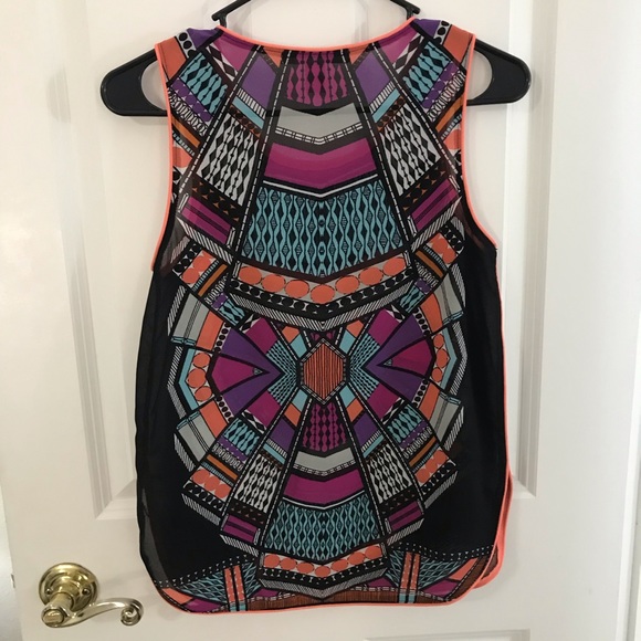 Cute Top - Picture 3 of 3